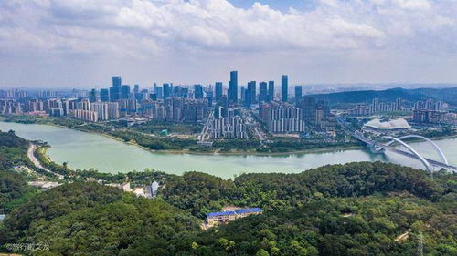 廣西南寧市內(nèi)的5a景區(qū)青秀山,藏著個東盟友誼園,這里比我想的大