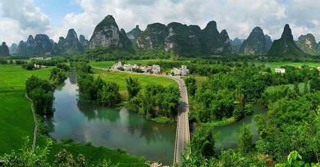 竹筏漂游，山水入畫(huà)——廣西明仕田園竹排游體驗(yàn)